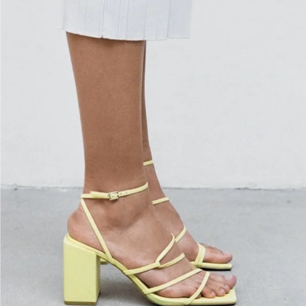 ZARA HEELED SQUARE TOE ANKLE STRAP SANDALS